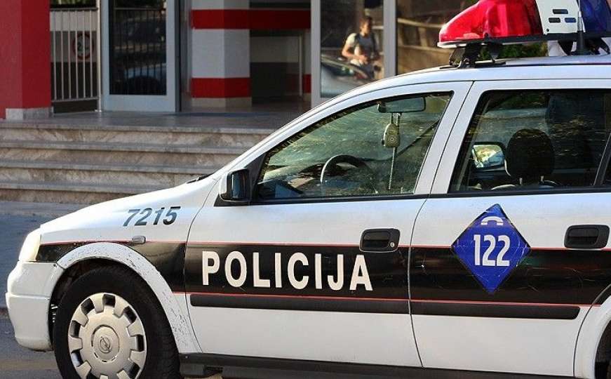Samoubistvo u Jablanici: Osoba skočila sa 5. sprata zgrade u centru grada
