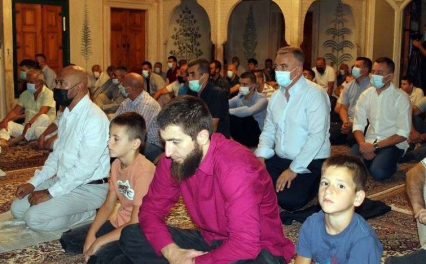 Bajram-namaz u Mostaru: Vjera od vjernika traži da čine dobro koliko god mogu