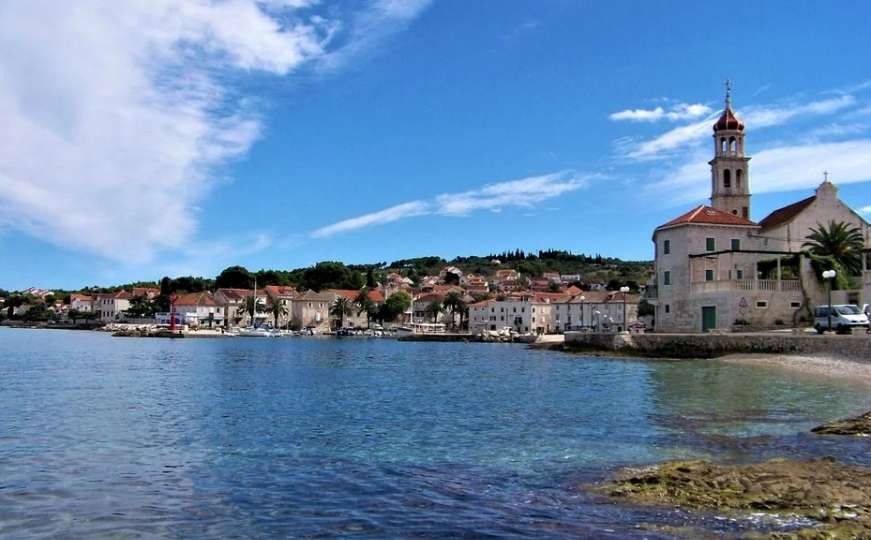 Ovo su cijene smještaja za hrvatsko ostrvo koje važi za najljepše u Srednjoj Dalmaciji