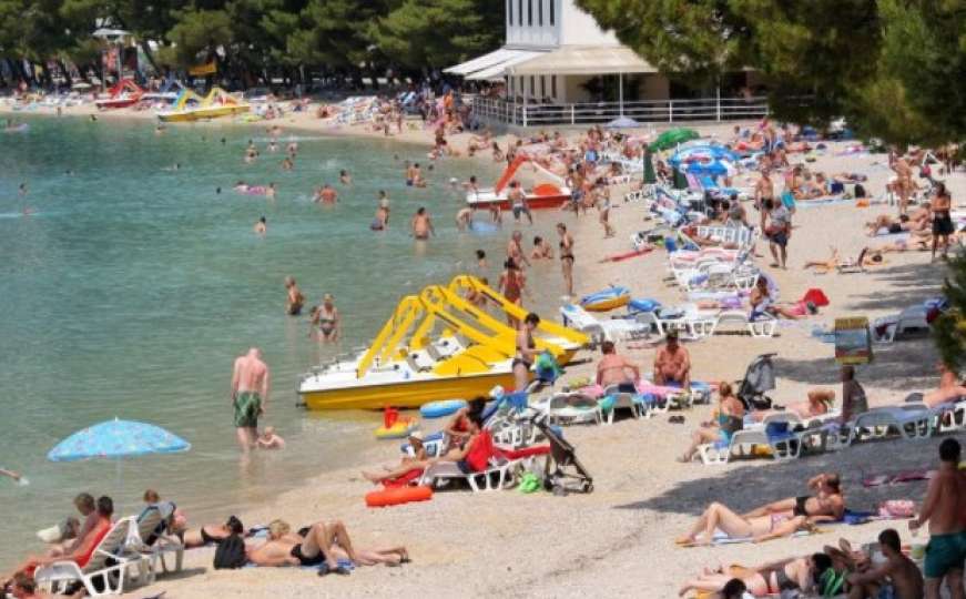 Makarska objavila koliko imaju gostiju: Ko je otjerao Bosance s plaža?