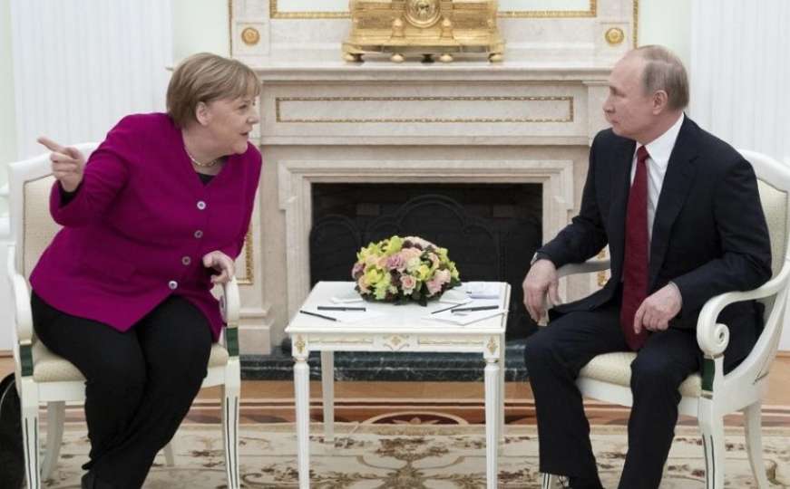 Angela Merkel obavila telefonski razgovor sa Vladimirom Putinom