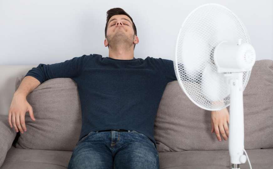 Eksperti objasnili: Zašto ne bismo trebali spavati s upaljenim ventilatorom