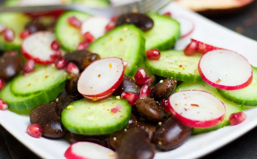 Bez muke i kuhanja: Spasonosna salata za osvježavajući ljetni ručak