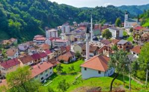 U Konjicu izložba fotografija "Druga strana Srebrenice" 