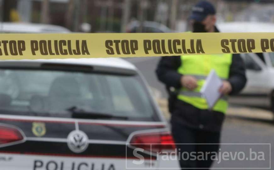 Osam osoba se sukobilo kod bazena u Mostaru, hitna trojicu prevezla u bolnicu