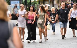  Popodnevna šetnja Sarajevom: Ulice prepune šetača, građani uživali u suncu 