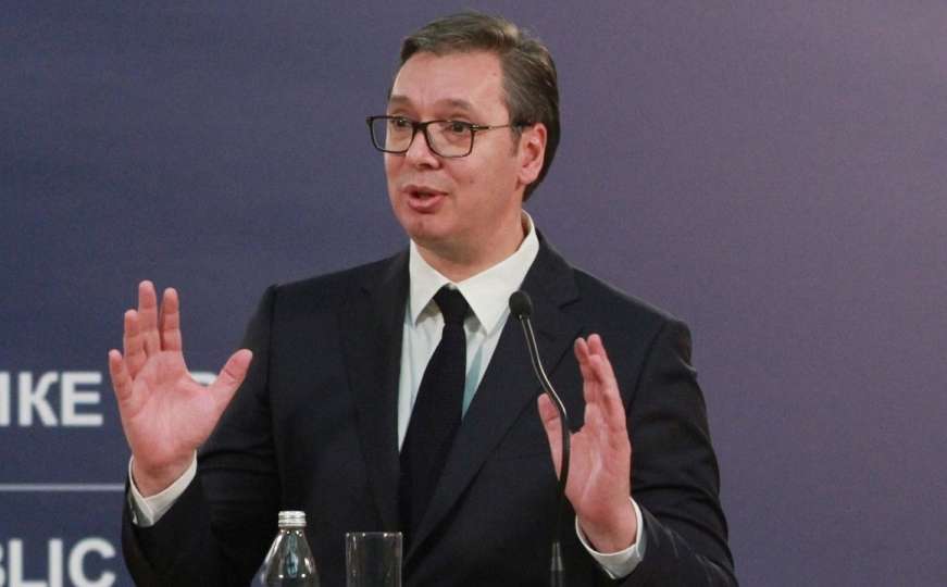 Vučić ponovo odriješio kesu: Opet dijeli eure