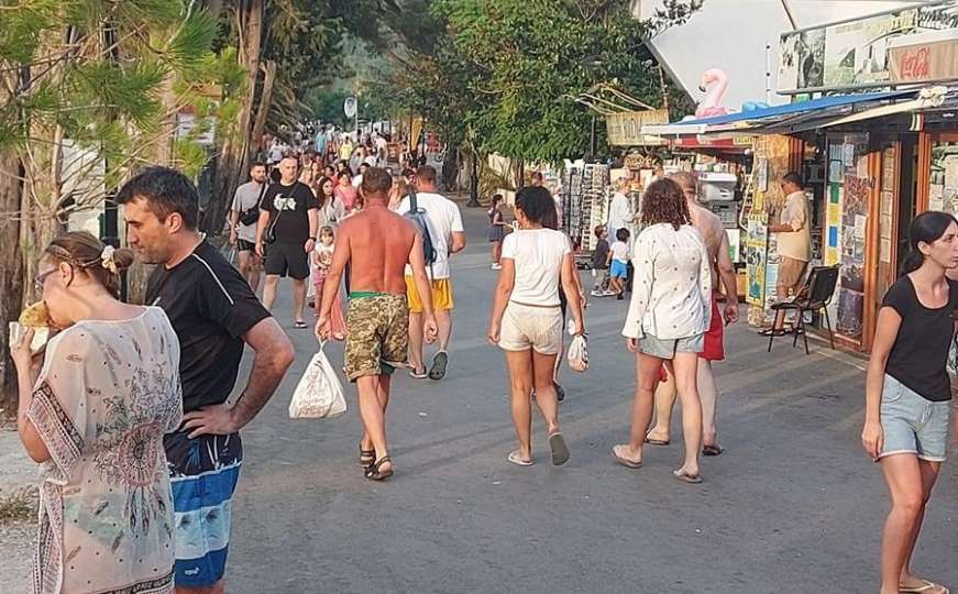 Patrola Radiosarajevo.ba na crnogorskom primorju: Bosanci su ovdje dobrodošli!