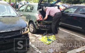 "Huligani iz naselja" zapalili pomoćni objekt u parku, te uništili tri automobila