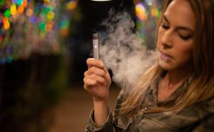WHO i milijarder Bloomberg upozorili na opasnost e-cigareta za zdravlje