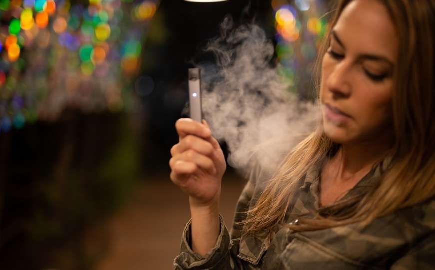 WHO i milijarder Bloomberg upozorili na opasnost e-cigareta za zdravlje