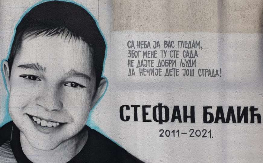 U ulici gde je vozač kukavica usmrtio malog Stefana, osvanuo mural s njegovim likom