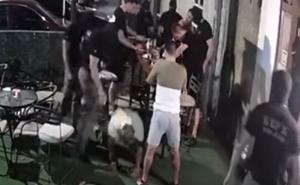 Snimak racije u Cetinju: Policajac šutirao vlasnika lokala