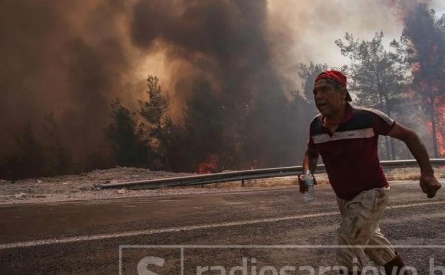 Povećao se broj žrtava požara u Turskoj: Vatra uništava ljetovališta