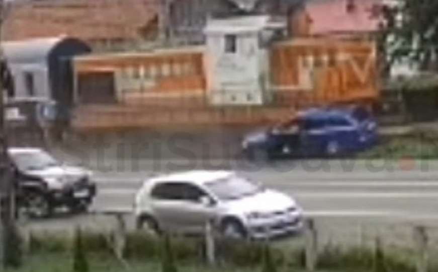 Teška nesreća u Rumuniji: Vozač gurao automobil, putnici uspjeli da iskoče