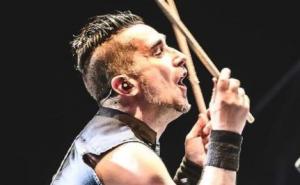 Bubnjar Offspringa izbačen iz benda jer se nije htio cijepiti