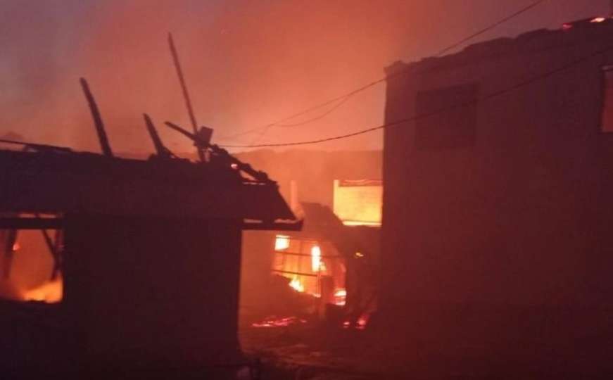 Novi detalji gašenja požara fabrike u Vitezu: Vatrogasci spasili osam objekata  