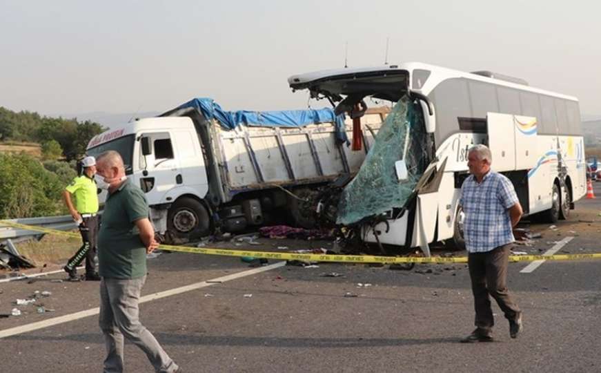 Turska: U teškoj saobraćajnoj nesreći poginulo šest osoba 