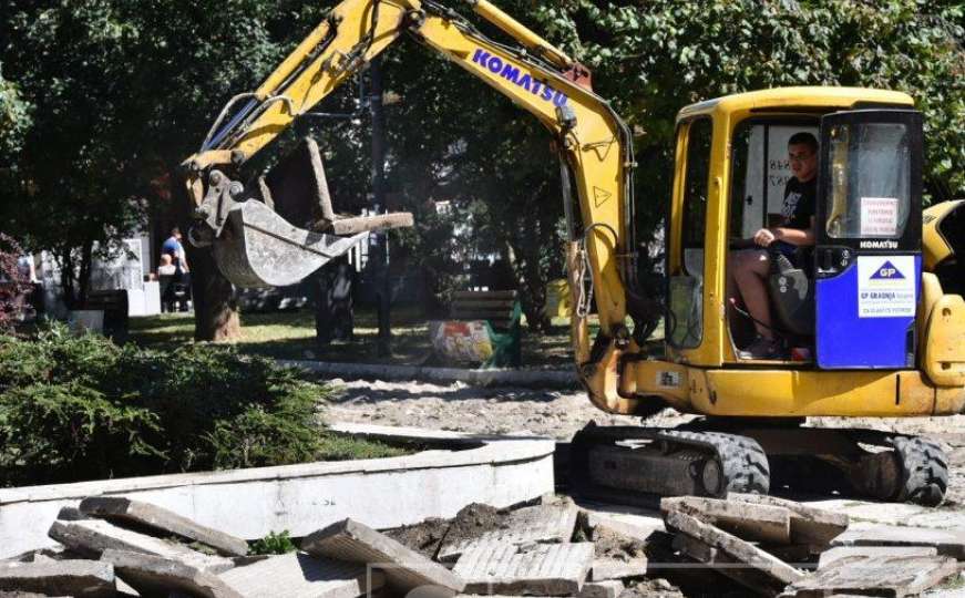 Građani pozvani da tijelima pokušaju spriječiti rušenje u sarajevskom parku