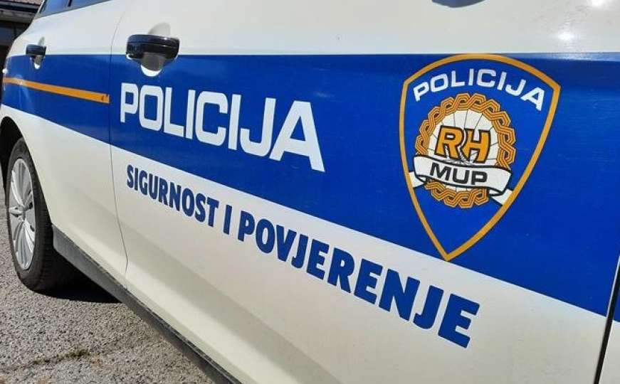 Užas u Hrvatskoj: Policija traga za čovjek koji je staricu udario sjekirom