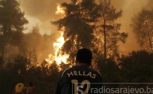 Vatra guta sve pred sobom: Grčka se bori sa požarima