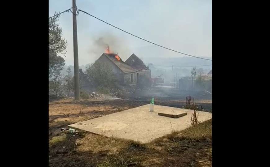 Požar bukti i kod Livna: Kuće i objekti u opasnosti od vatre