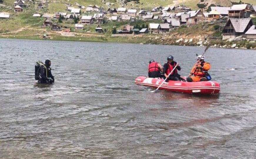 Pronađeno tijelo dječaka (15) koji se jučer utopio na Prokoškom jezeru