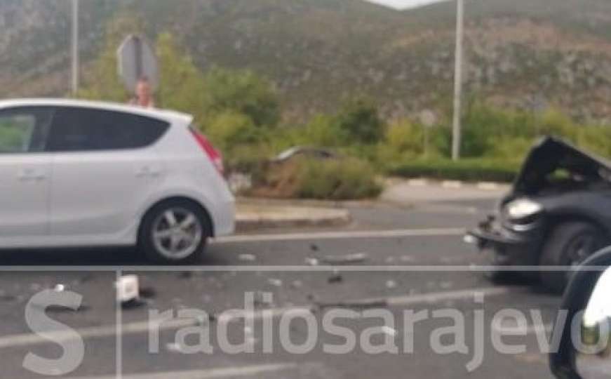 Saobraćajna nesreća na ulazu u Mostar, stigla i Hitna pomoć