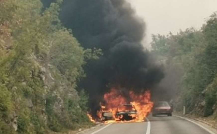 Dramatične scene u Hercegovini: U požaru izgorio automobil 