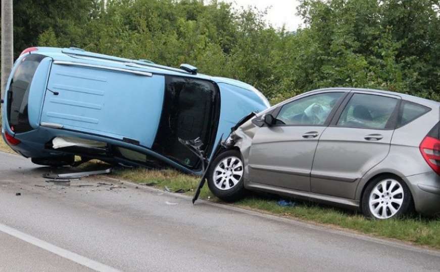 Saobraćajna nesreća između Mostara i Širokog Brijega, dvoje povrijeđenih 