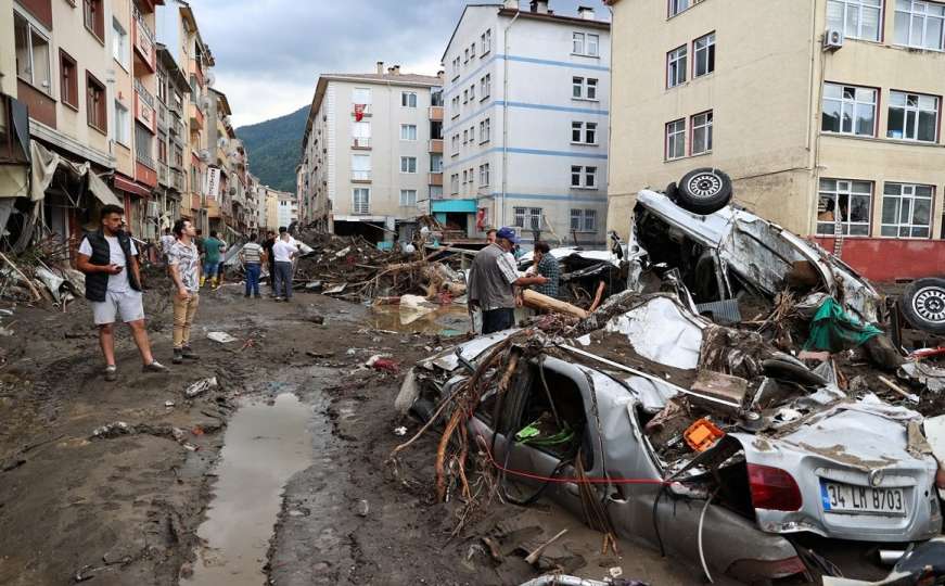 Broj preminulih u poplavama u Turskoj raste