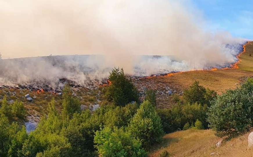 Požari i kod Širokog Brijega: Stižu kanaderi iz Hrvatske u pomoć