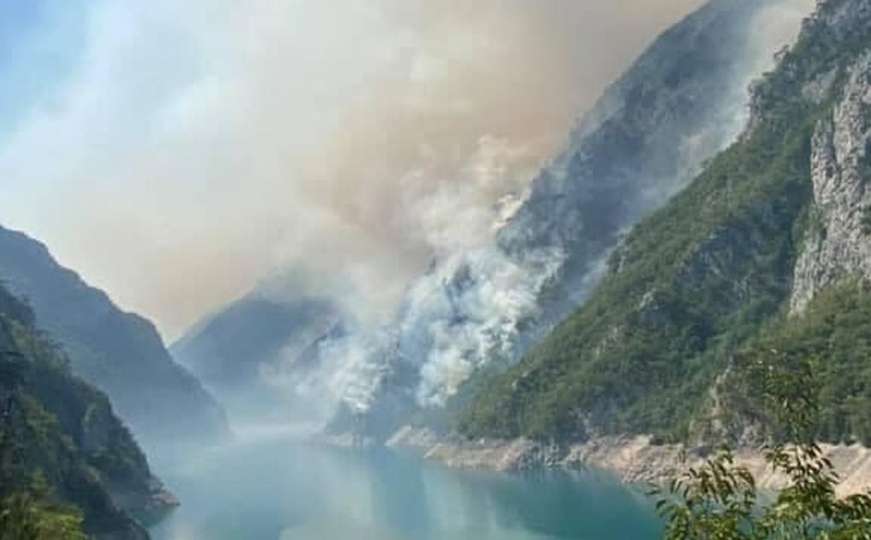 Situacija je alarmantna: Savez Općina i gradova FBiH moli za pomoć od požara