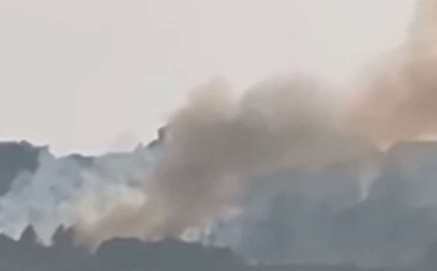 Splitom odjekuju vatrogasne sirene: Izbio je veliki požar 
