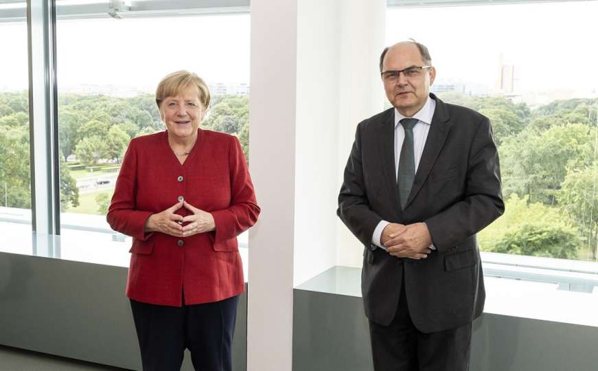 Angela Merkel: Dajem punu podršku visokom predstavniku Schmidtu