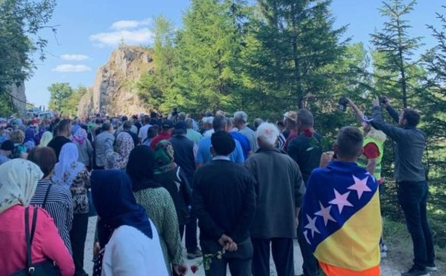 Korićanske stijene: Obilježena 29. godišnjica stradanja prijedorskih logoraša