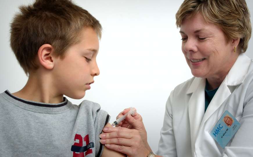 Hrvatska: Počinje dobrovoljna vakcinacija djece u školama