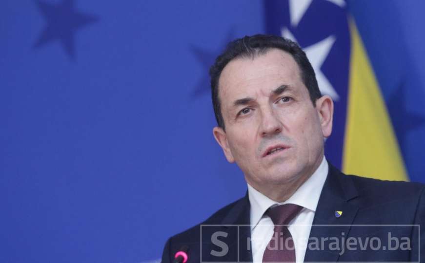 Ministar Cikotić poručio Vulinu: Neka dobro razmisli prije nego što opet zaprijeti