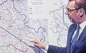 Vučić izvadio štapić pa postao viralni hit: 'Kad pokazujem gde sve imam nekretnine'