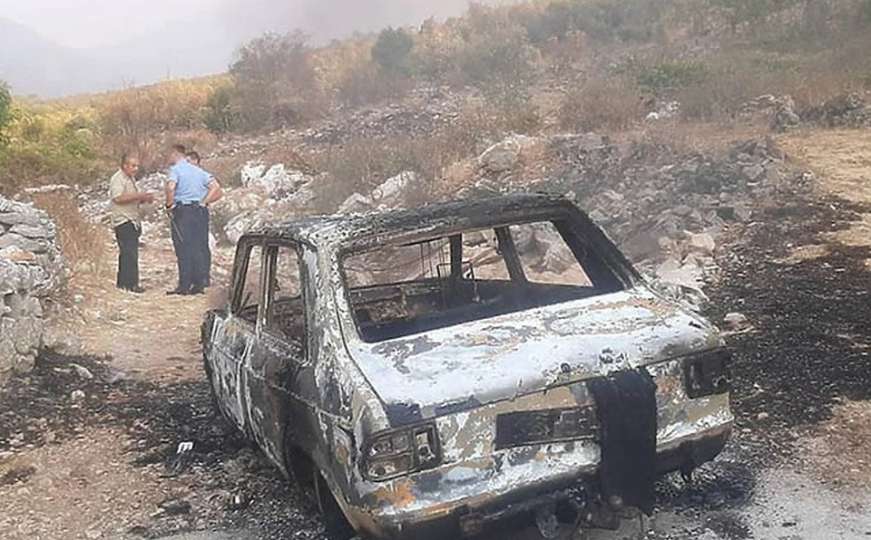 Nezapamćena drama u Trebinju: Zapalio vlastitu kuću, štalu i automobil 