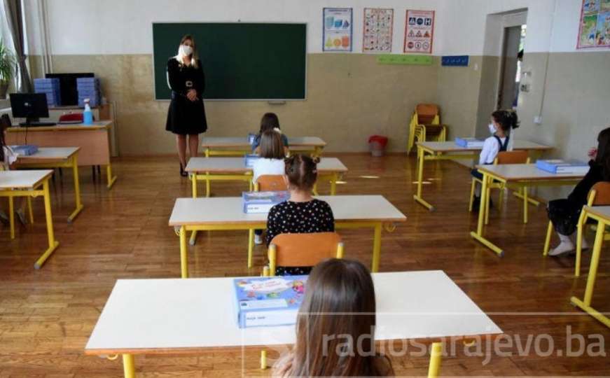 Hota-Muminović: Očekujemo povratak učenika u školske klupe u punom broju