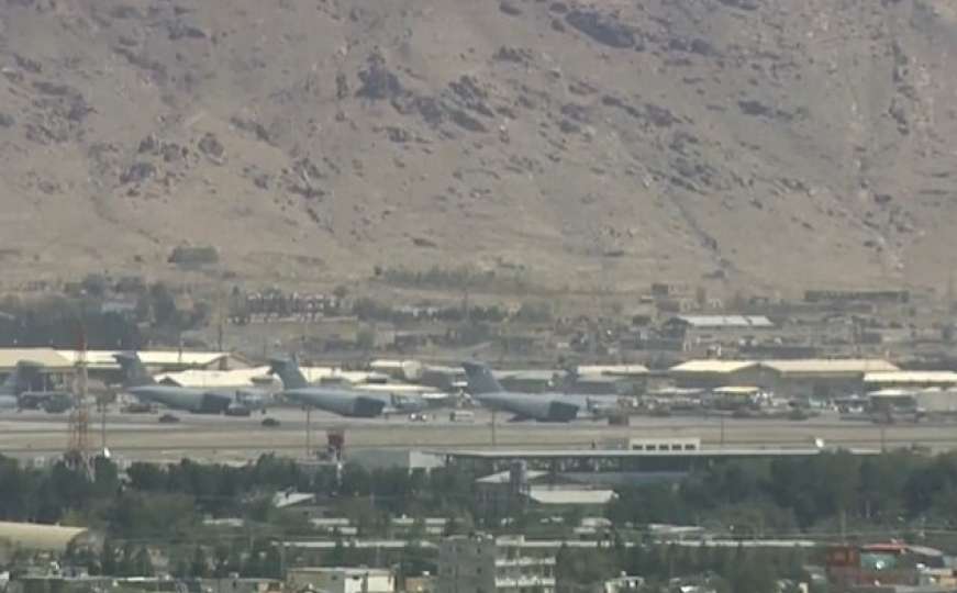 Pogledajte snimke sa aerodroma u Kabulu