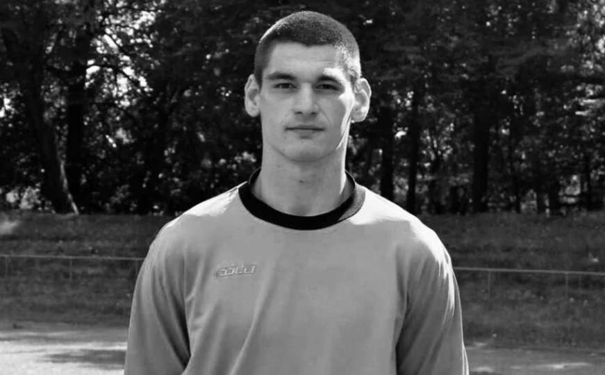 Ruski golman preminuo na terenu poslije sudara sa fudbalerom 