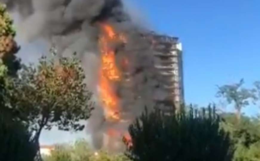 Stravičan požar u Milanu: Vatra progutala neboder od 15 spratova 
