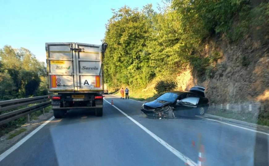 Teška nesreća kod Nemile: Vozilo sletjelo sa puta, jedna osoba povrijeđena