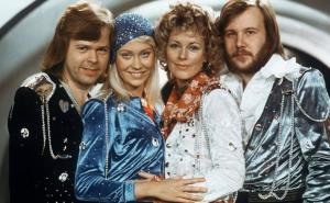 Skoro pa top lista - ABBA, Sting, Joy Crookes