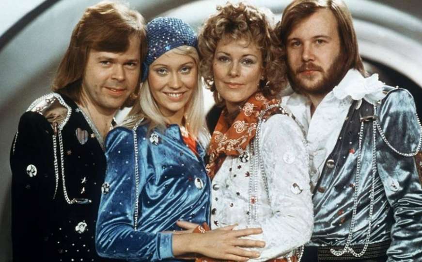 Skoro pa top lista - ABBA, Sting, Joy Crookes