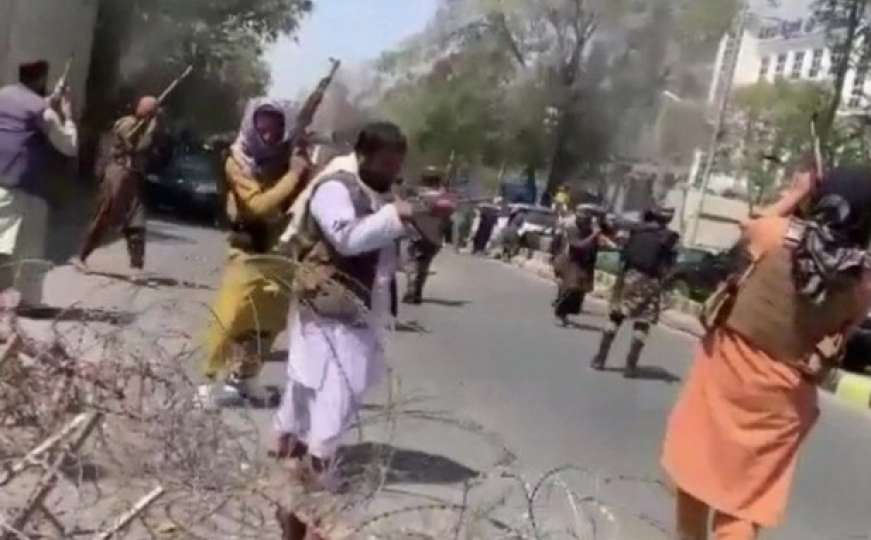 Talibani pucali iz vatrenog oružja tokom demonstracija u Kabulu