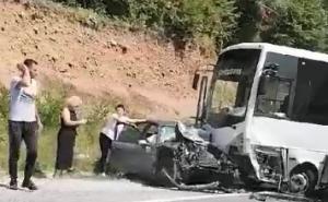 Stravična saobraćajna nesreća kod Semizovca, poginule dvije osobe  