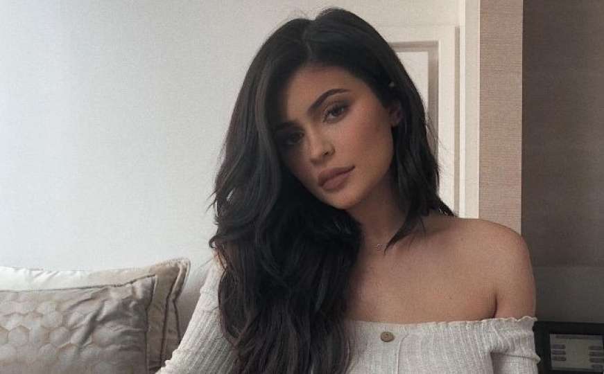 Kylie Jenner podijelila novosti sa fanovima kroz emotivan video